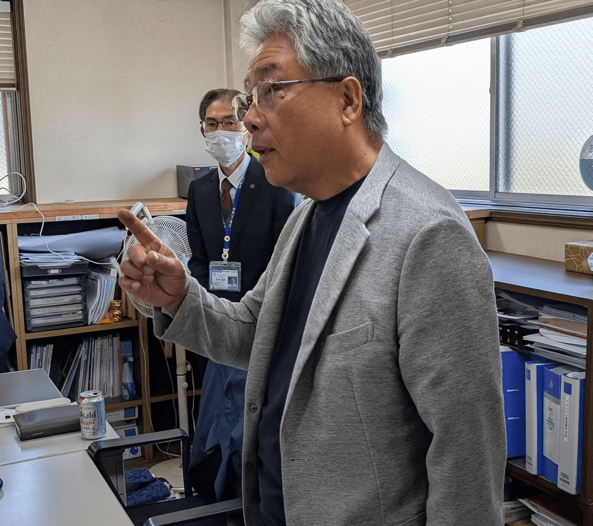 スピーチ中の山田監査役の画像